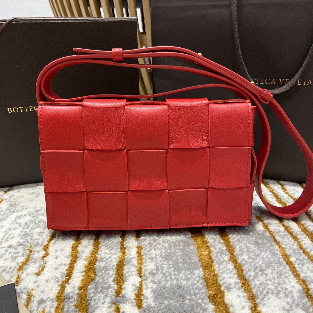 Top Quality Cassette Bag For Women In Red Travel Bag Red 5608