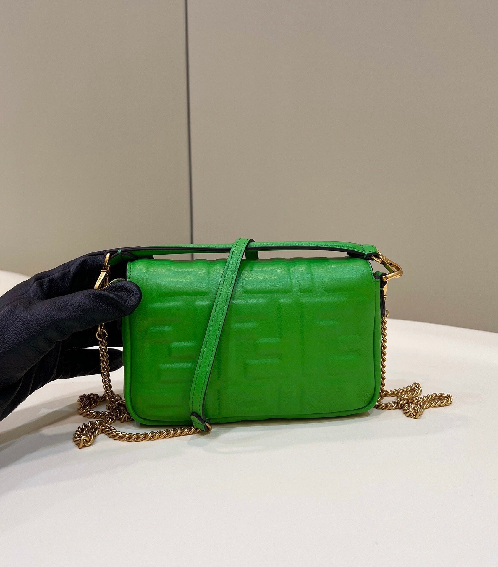 Fendi Top QualityTop Quality Baguette , Green FF Crossbody Bag