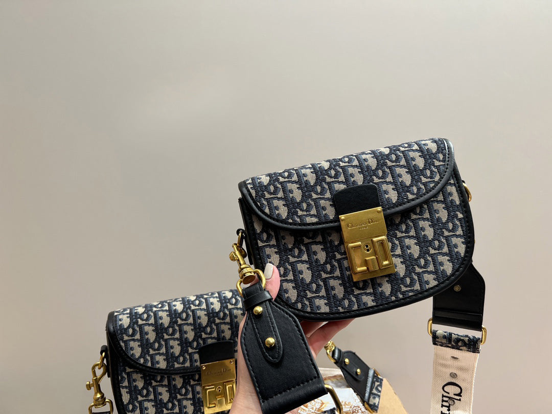 EN - Luxury DIR 363 Travel Bag