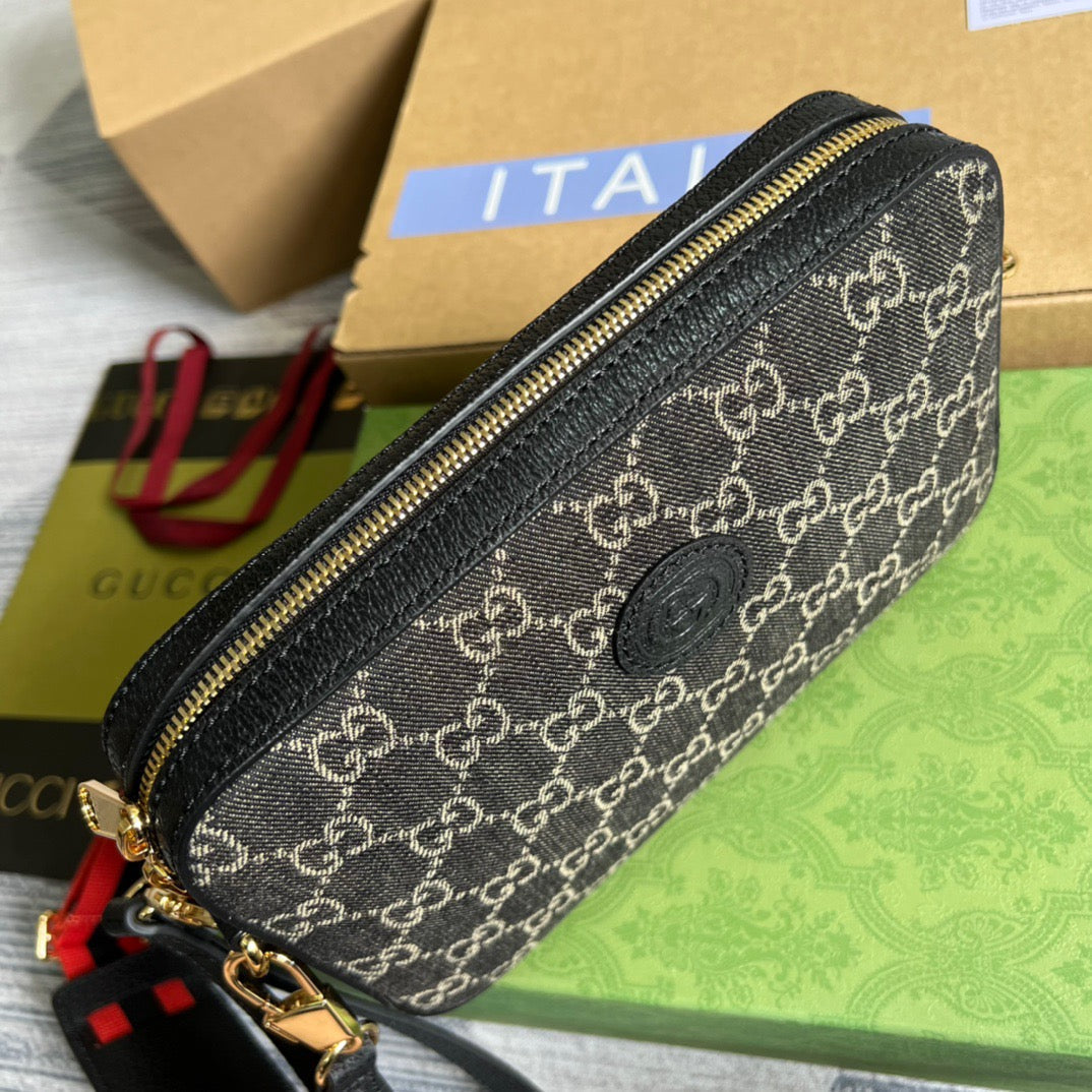 gg Interlocking G gg Supreme Canvas Black White Shoulder Bag