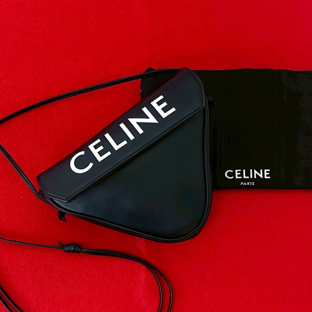 Shoulder Bag Triangle Leather Black