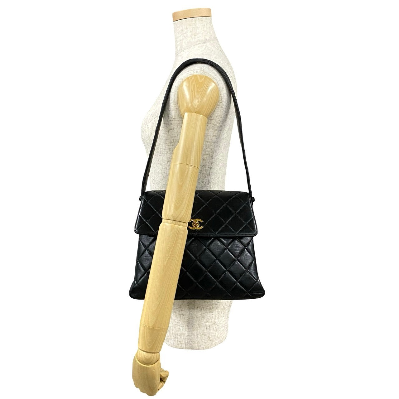 Chanel lambskin Matrasse Black Shoulder Bag 802H802