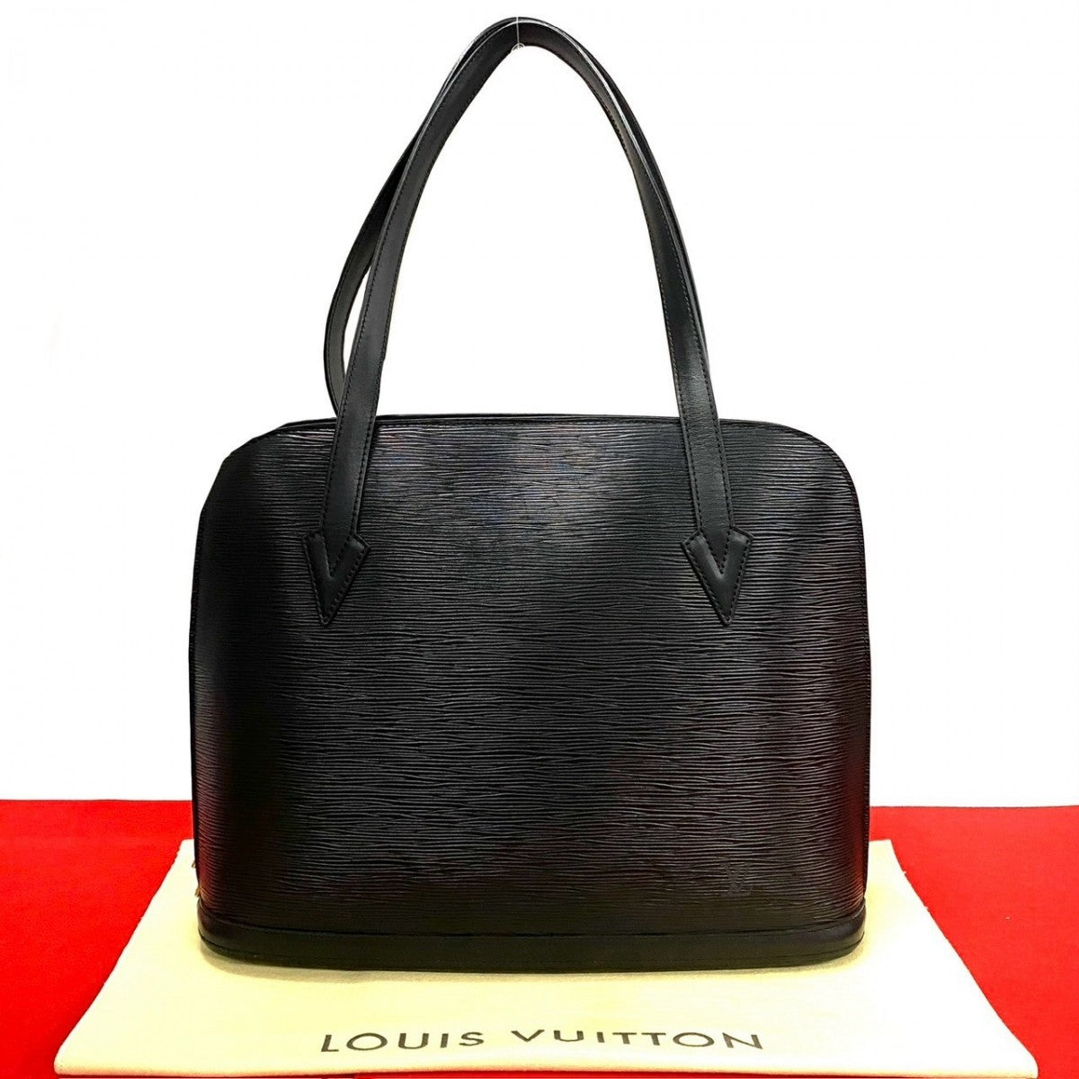Louis Vuitton M52282 Epi Lussac Leather Black Shoulder Bag