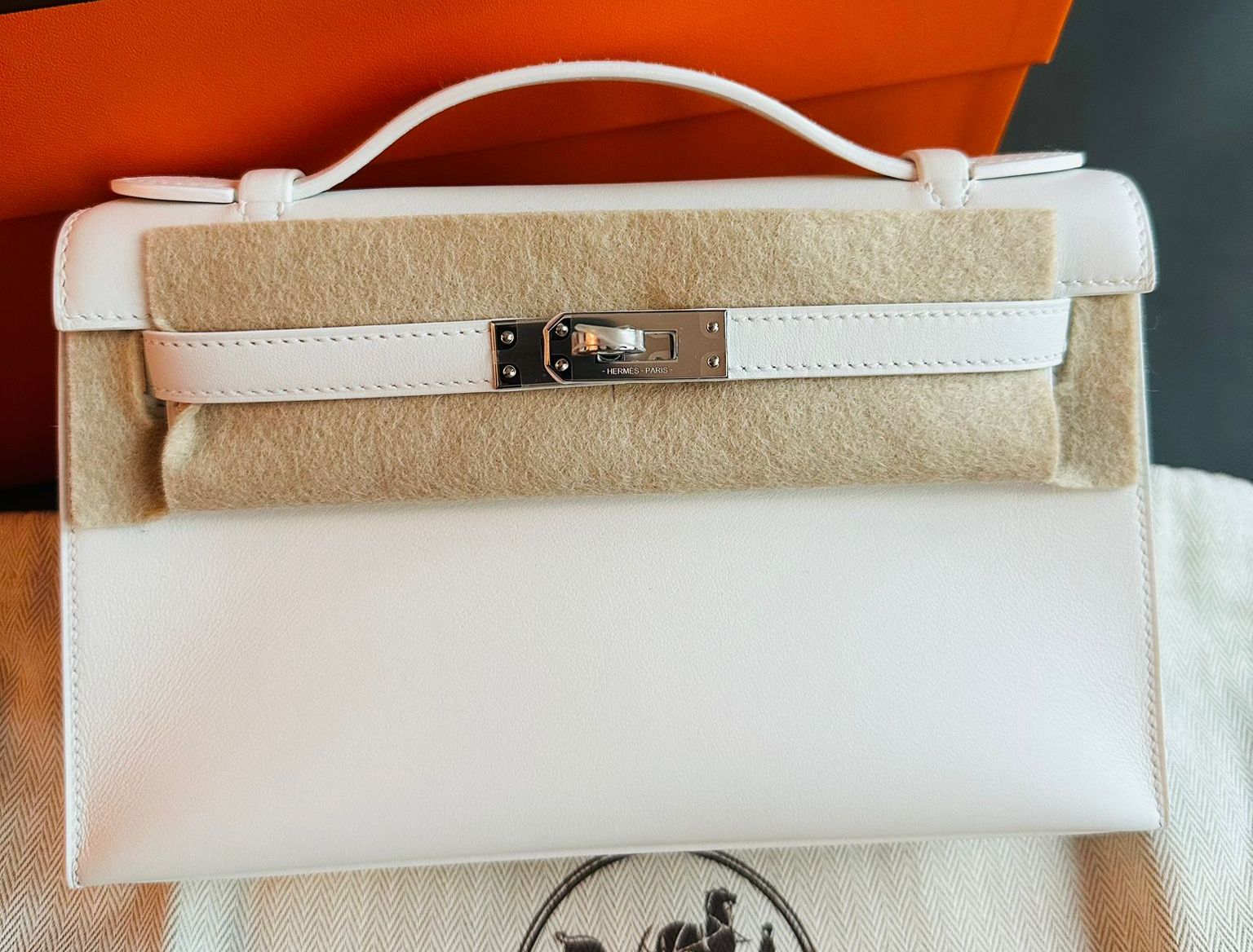 Hermes Kelly Pochette Swift Palladium Hardware Handbag White Travel Bag