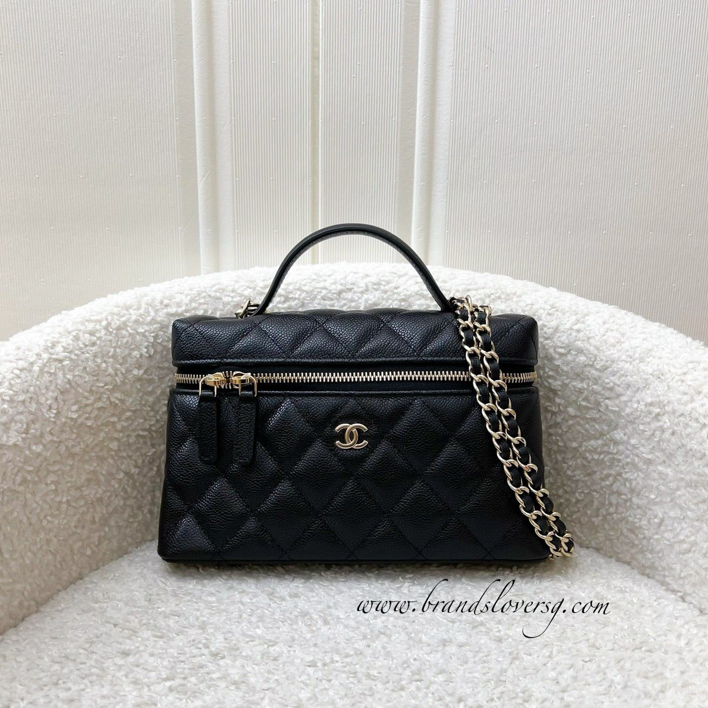 Chanel 25C Vanity / Clutch with Chain (lp Style Bag) in Black Caviar and Lghw