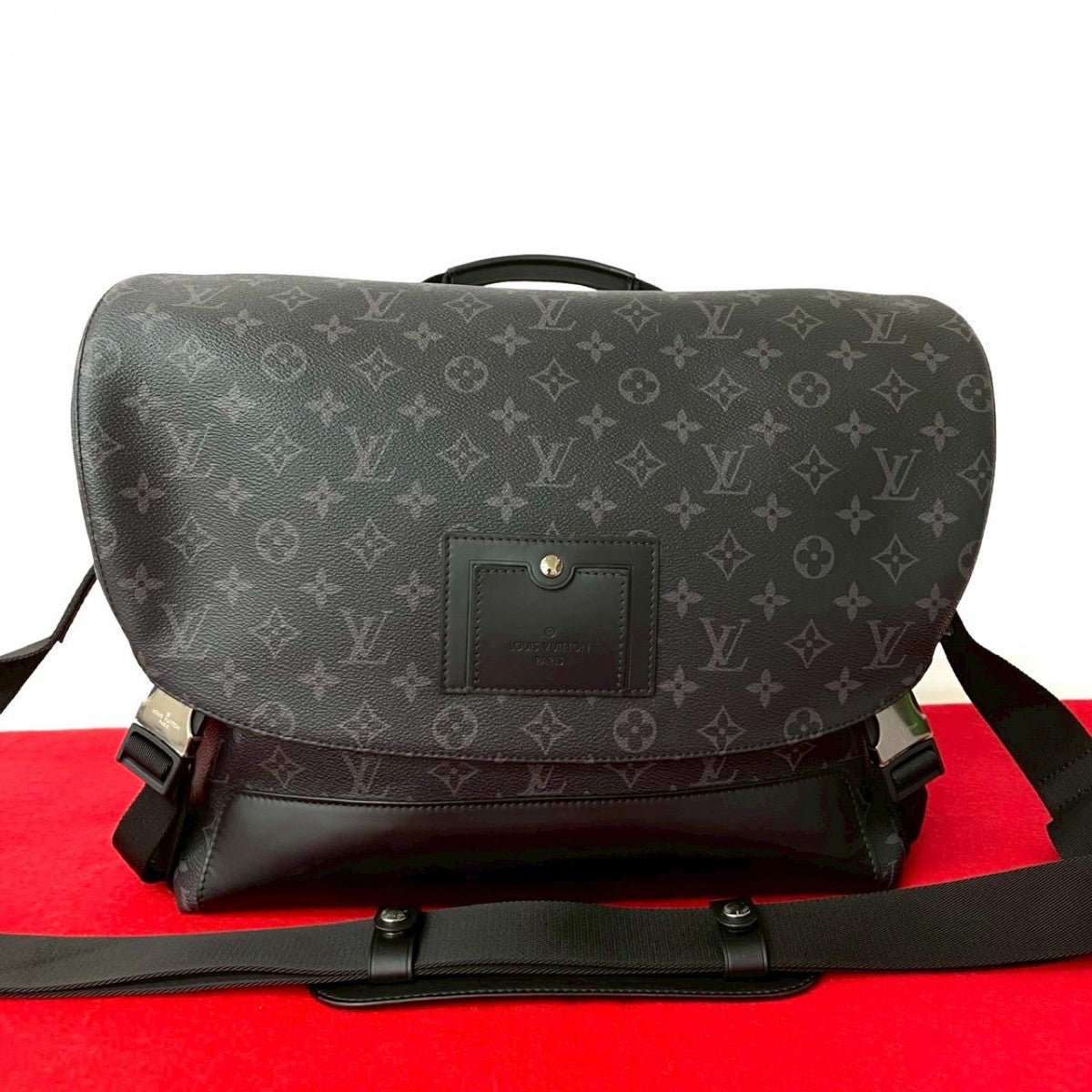 Louis Vuitton Eclipse Messenger Voyage MM Monogram Leather Black Crossbody Bag