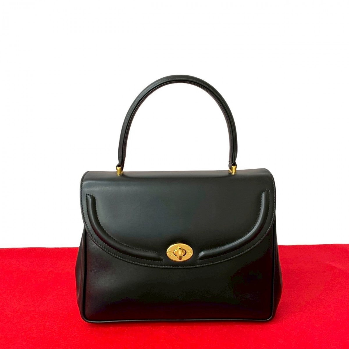 Gucci 825B825 Calfskin Black Handbag