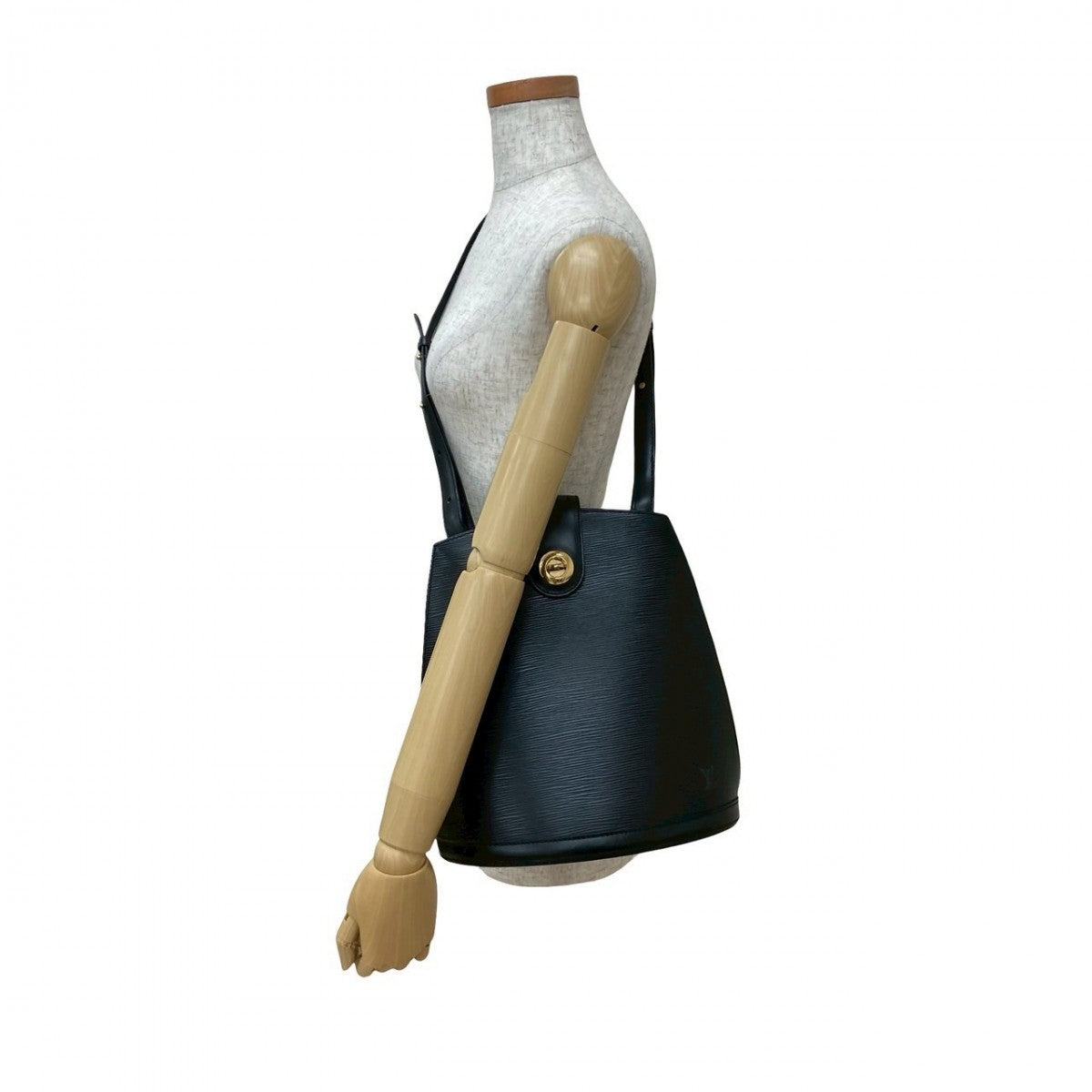 Louis Vuitton Epi Cluny Leather Black Shoulder Bag