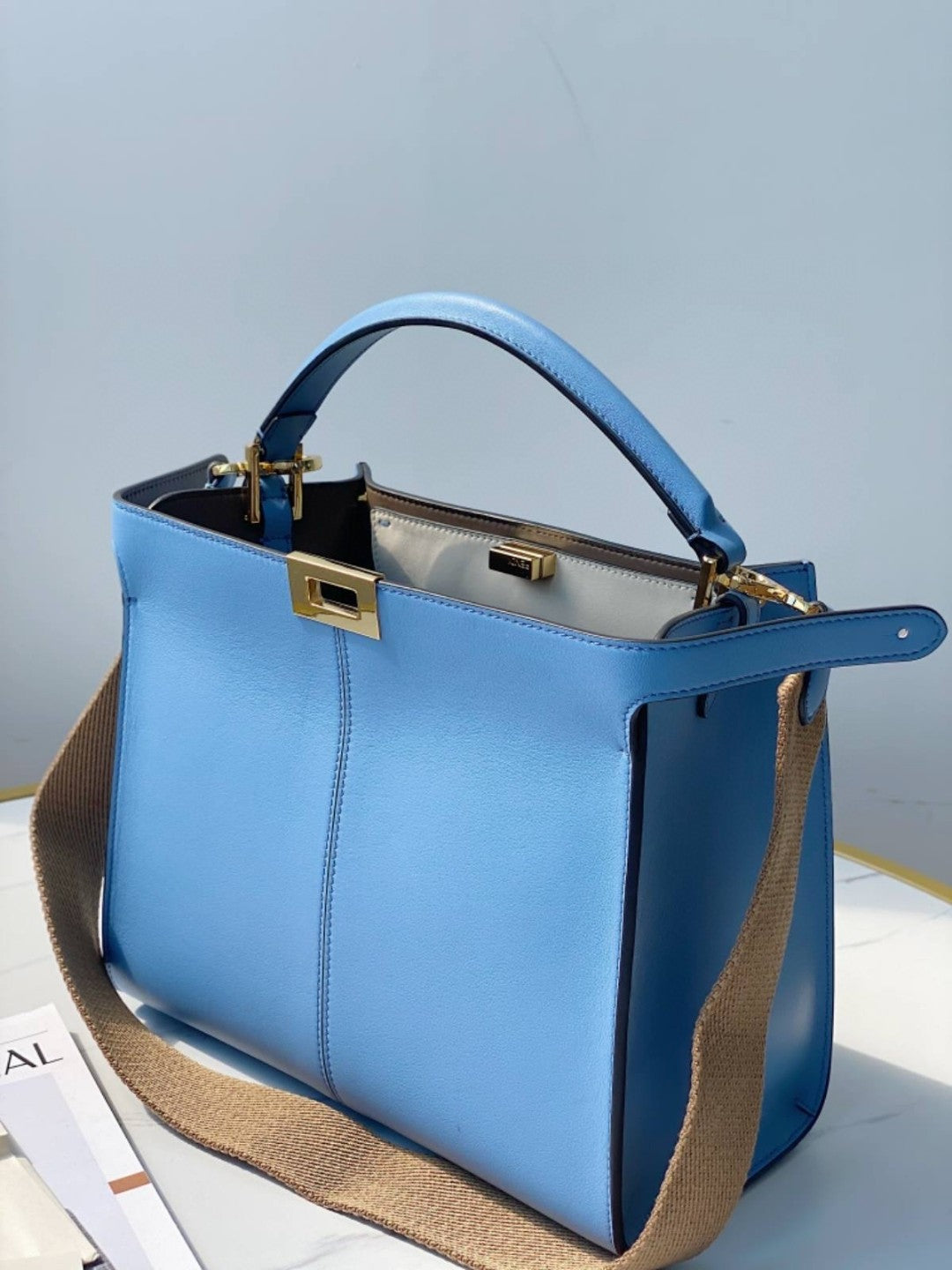 Top QualityTop Quality Peekaboo X-Lite Blue Medium Tote Bag