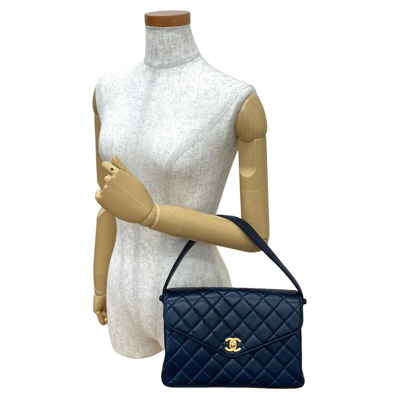 Chanel lambskin Navy Matrasse Handbag 832C832