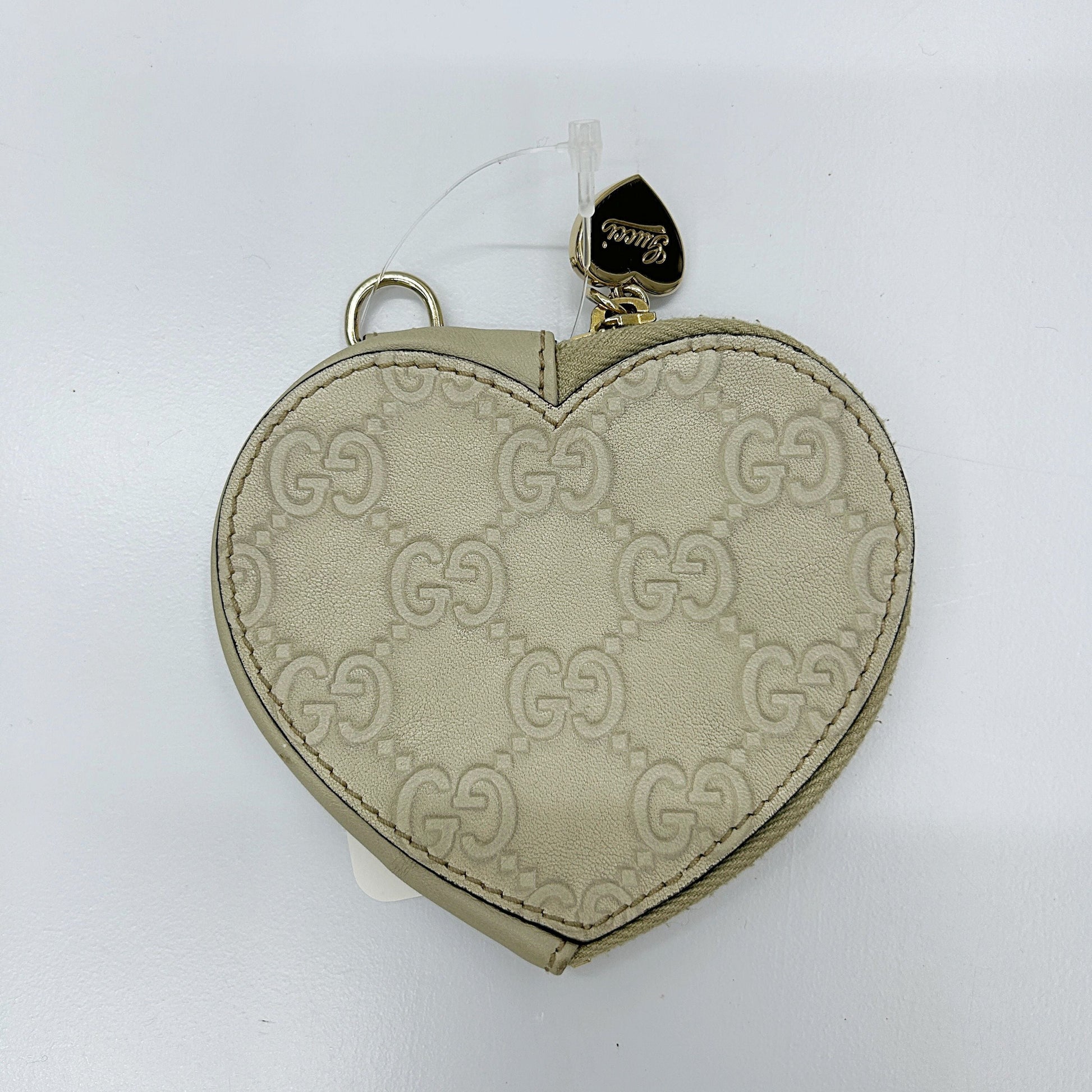 Gucci Heart Coin Pouch gu6207ey