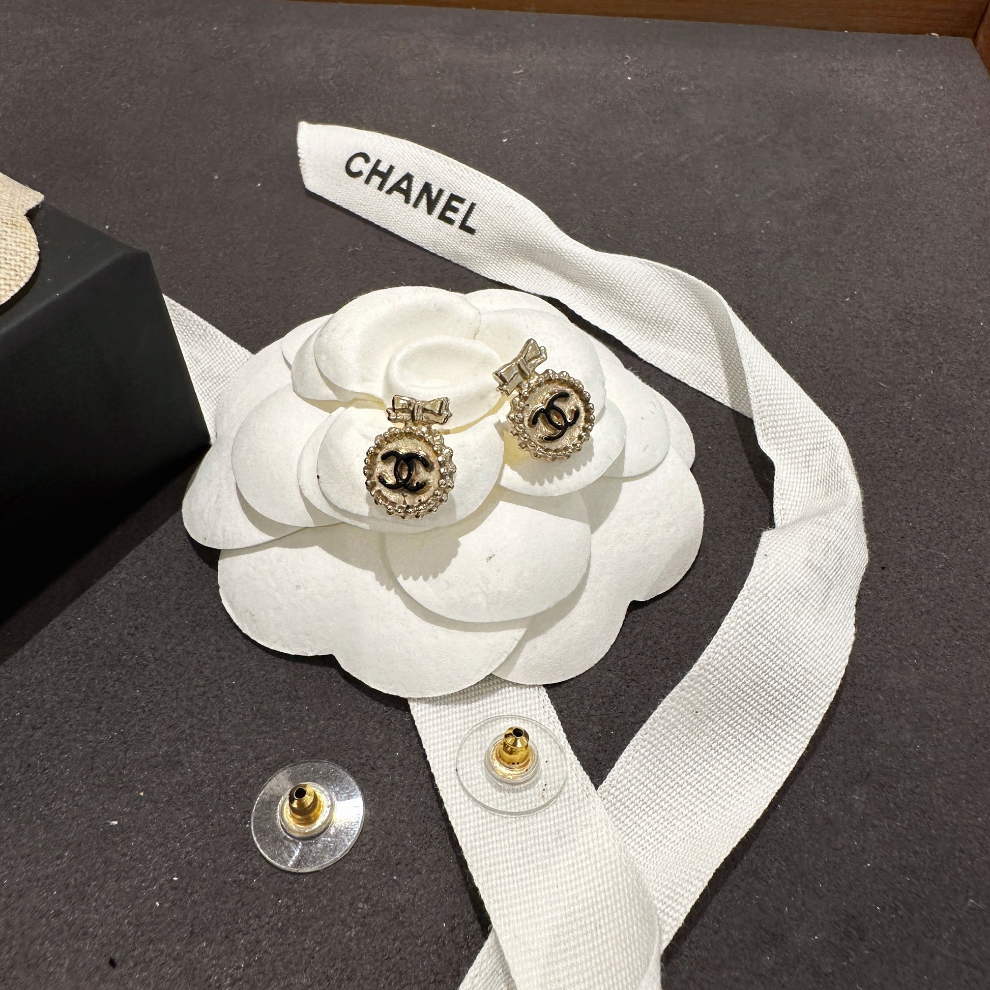 Chanel   earrings
