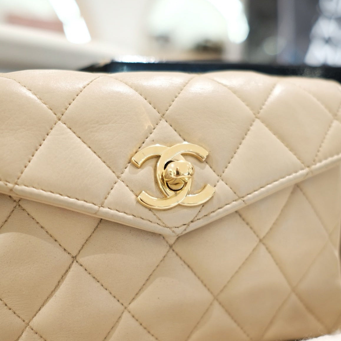 Chanel   quilted sheepskin CC belt bag+chain