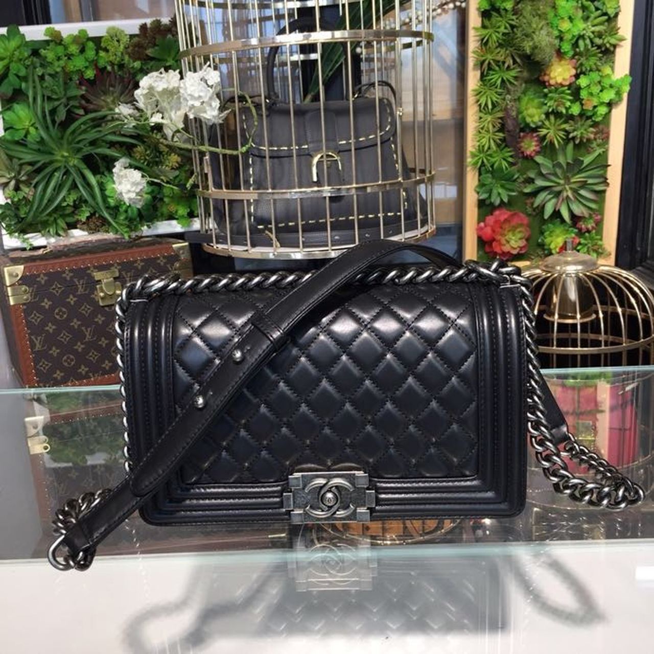 CHL Boy Hardware , ’s Black Silver Crossbody Bag 98In25Cm A67086