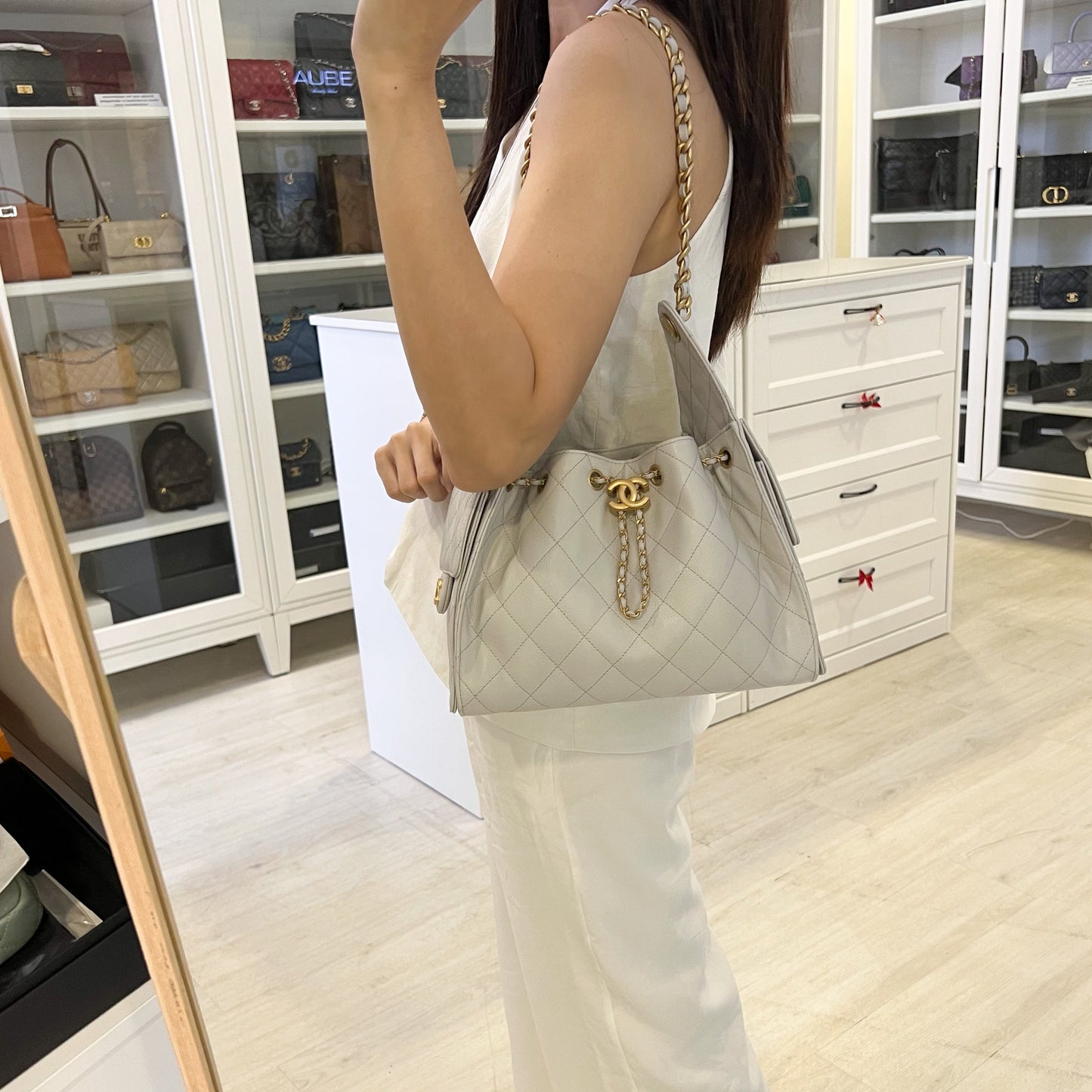 Chanel [Un - June ] 25 Small Hobo Bag In Grey Caviar And Aghw ( )