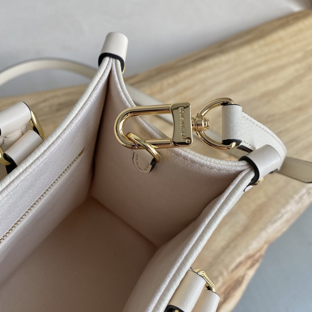 Top Quality On The Go Pm Bag Monogram Beige Travel Bag