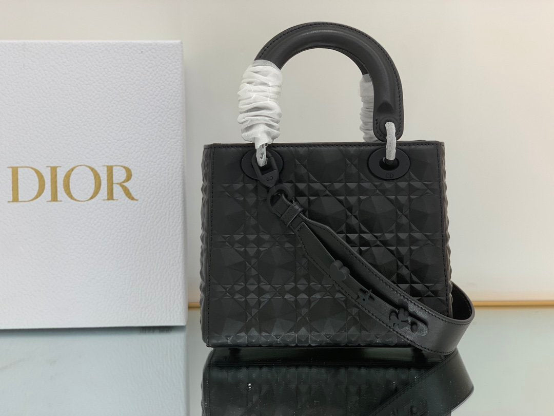Metop Qualityum Lady Cannage Beaded Black Crossbody Bag