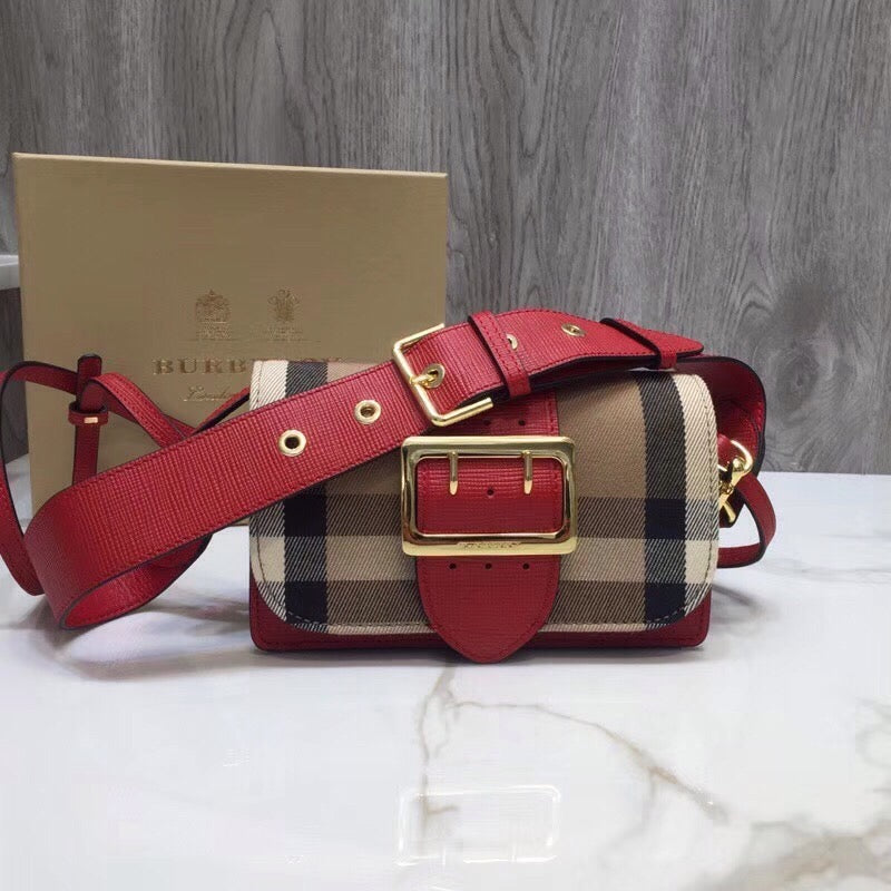 Top Quality The Buckle Bag In Ho Red Small Travel Bag 75In19Cm 2736