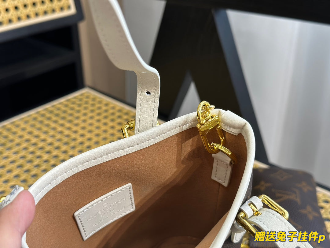 EN - Luxury LUV 725 Travel Bag
