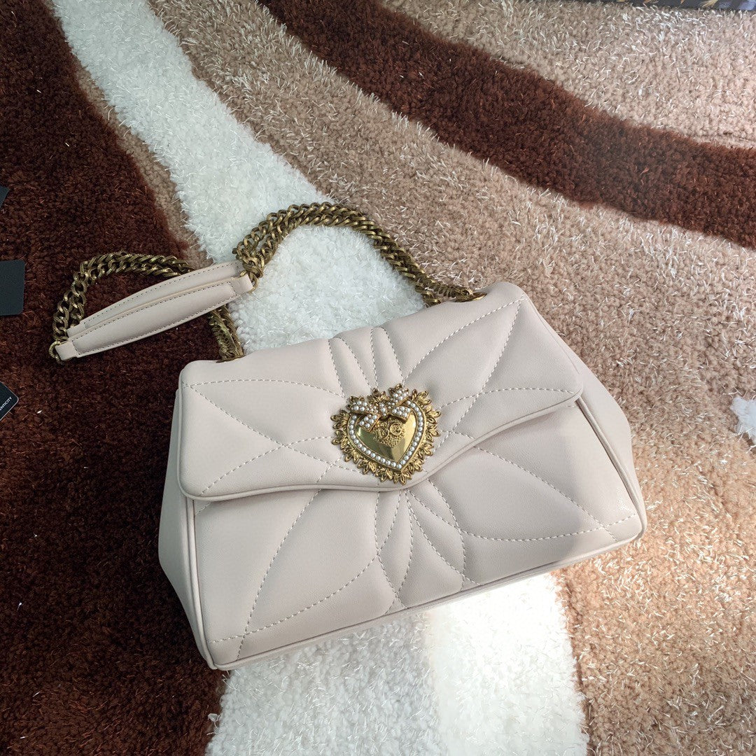 Metop Qualityum Devotion Nappa Quilted White Shoulder Bag