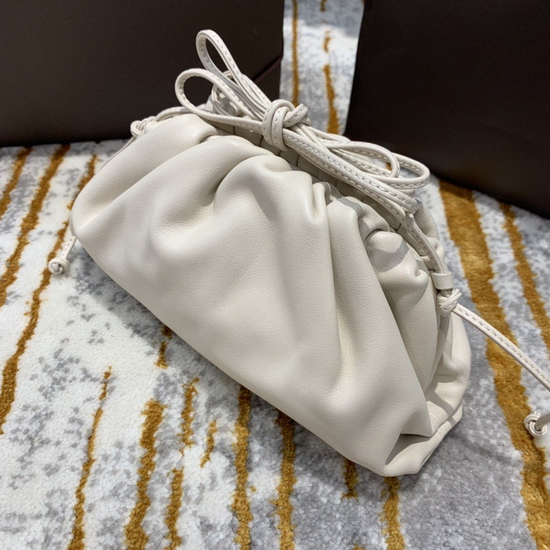 Top Quality Pouch For Women In Chalk Mini Travel Bag