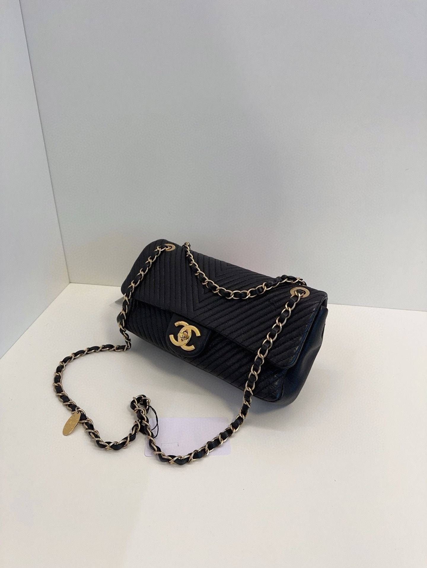 Chanel classic flap CF chain bag xcm black