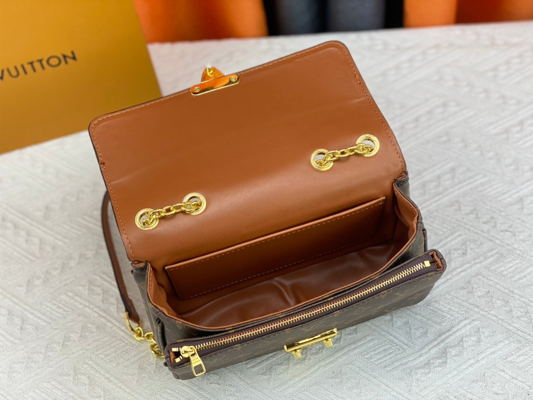 EN - Luxury LUV 742 Travel Bag