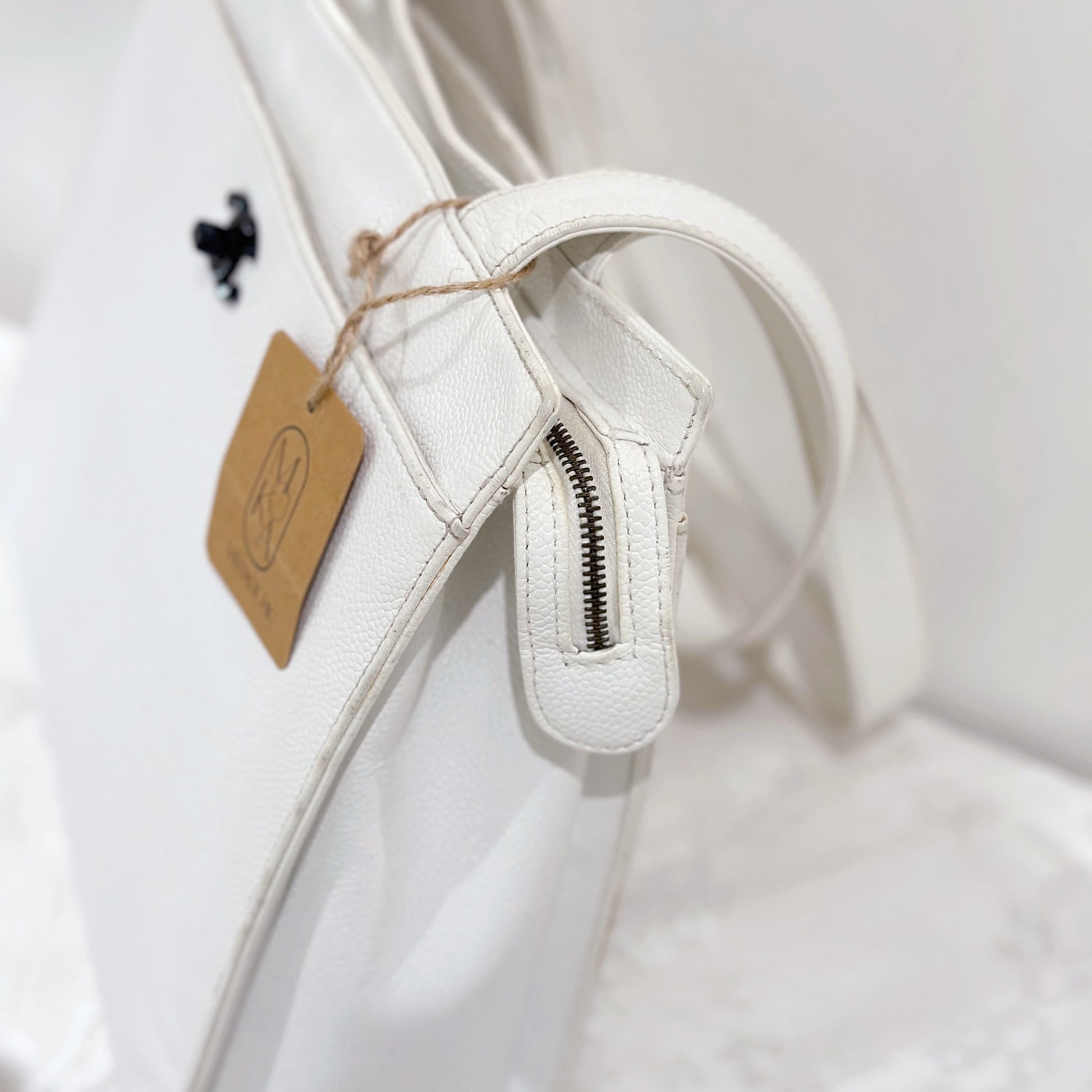Chanel   tote bag