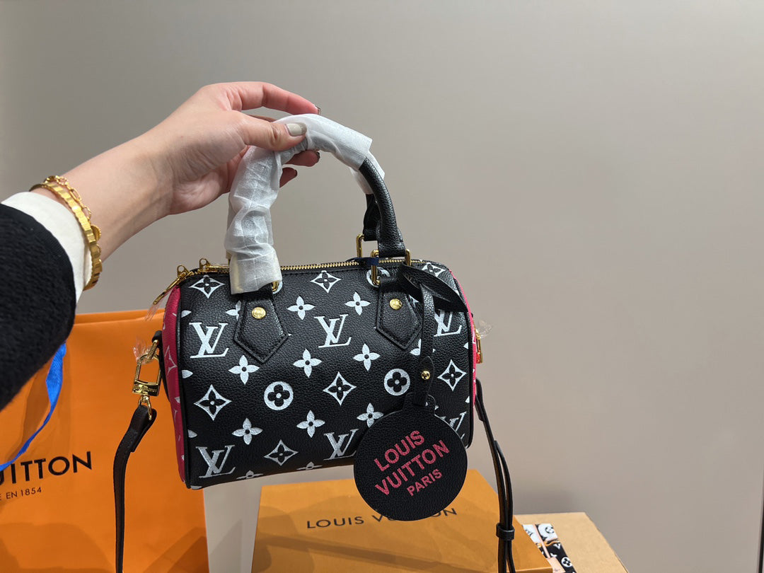 EN - Luxury LUV 732 Travel Bag