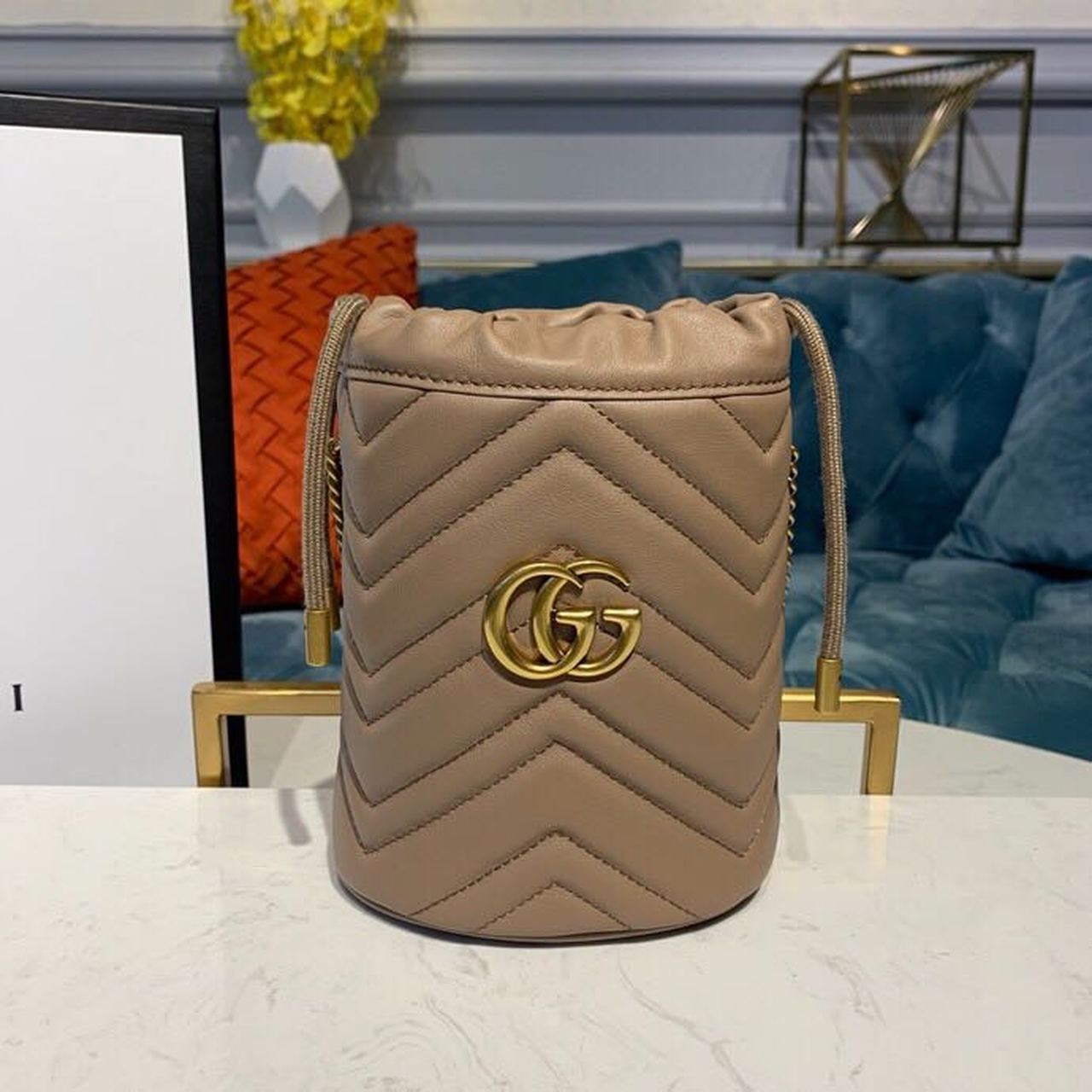 gg Marmont MatelassÃ© Chevron 6in Beige Mini Bucket Bag