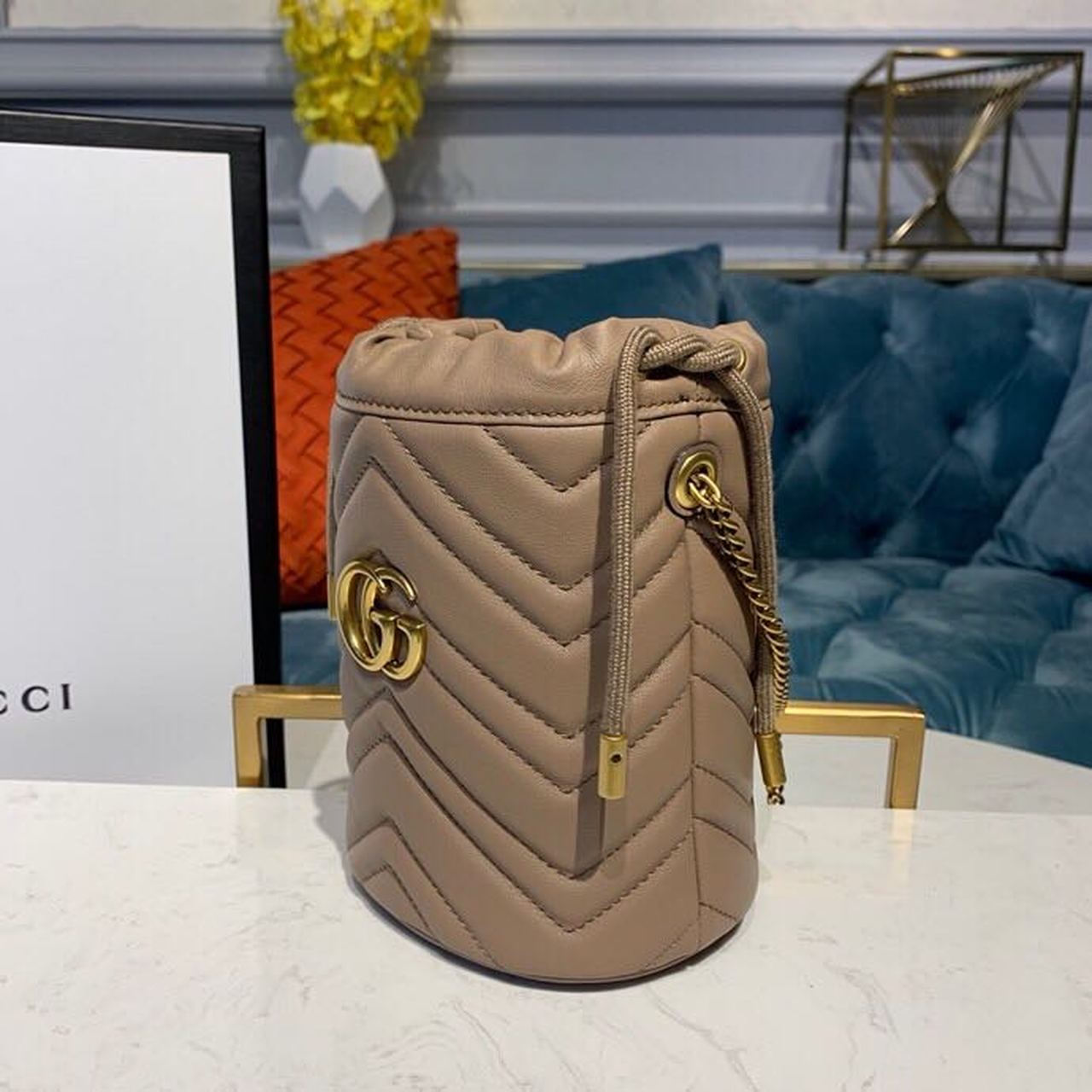 gg Marmont MatelassÃ© Chevron 6in Beige Mini Bucket Bag