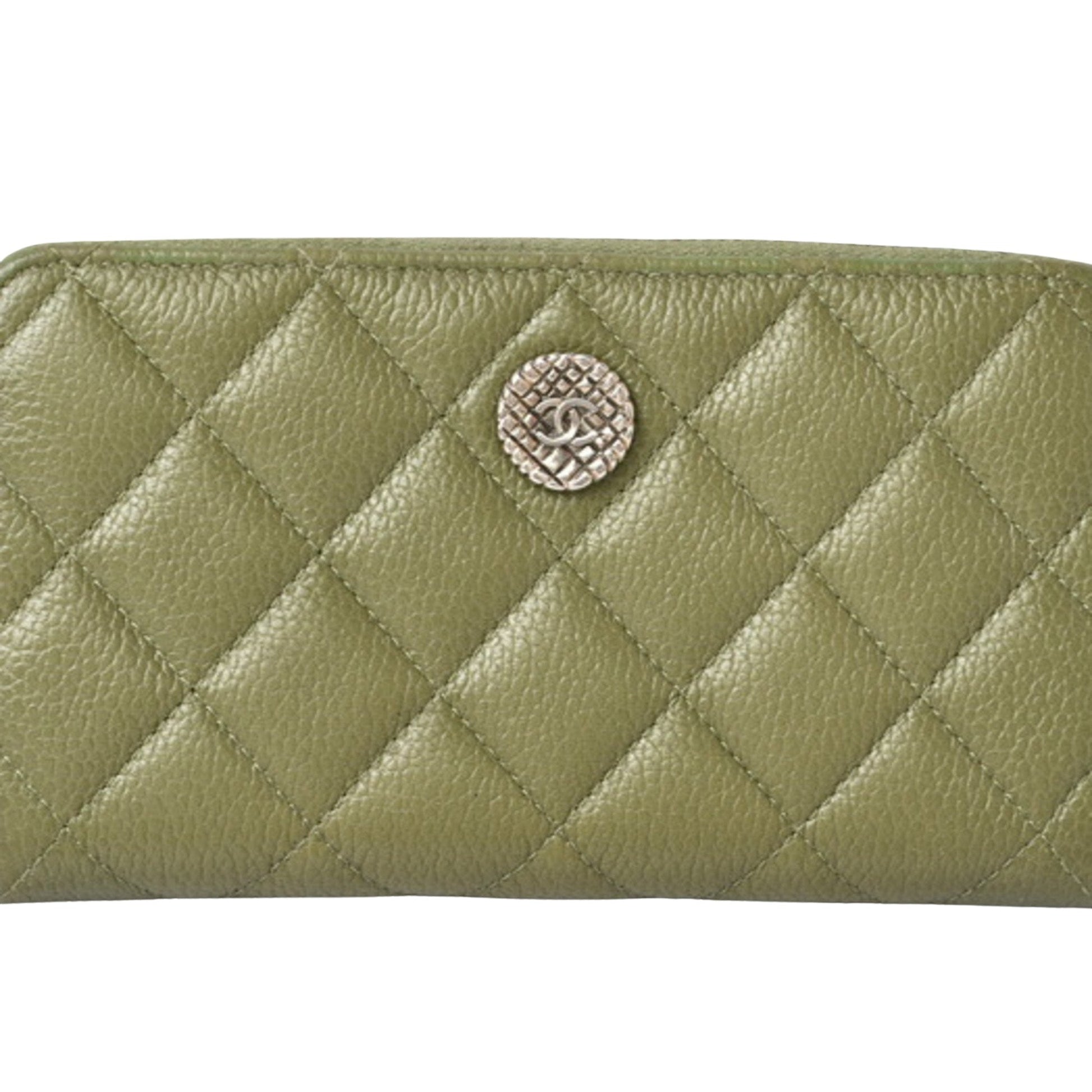 CHANEL Matelasse Wallet