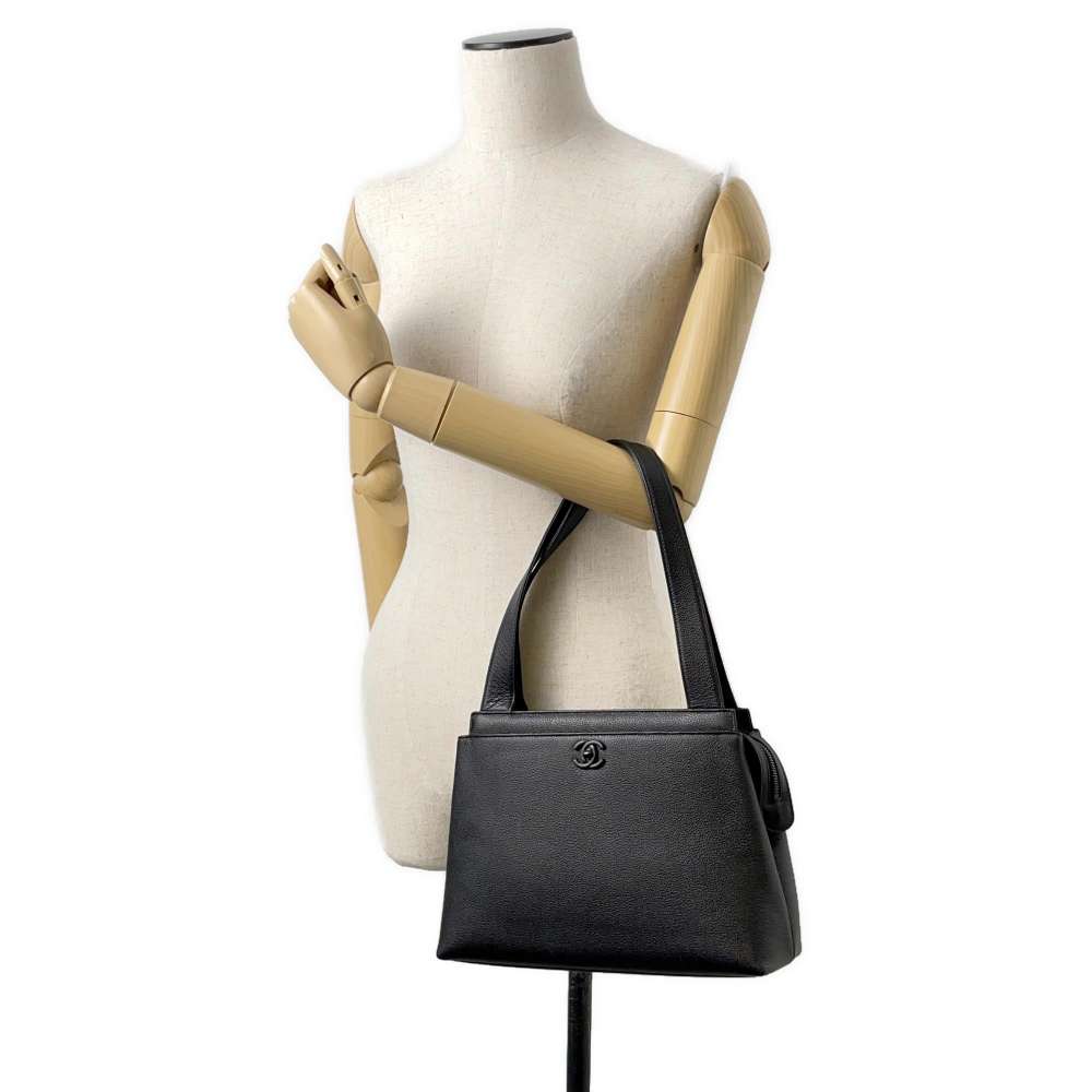 CHANEL CC Logo Shoulder Bag Black Leather