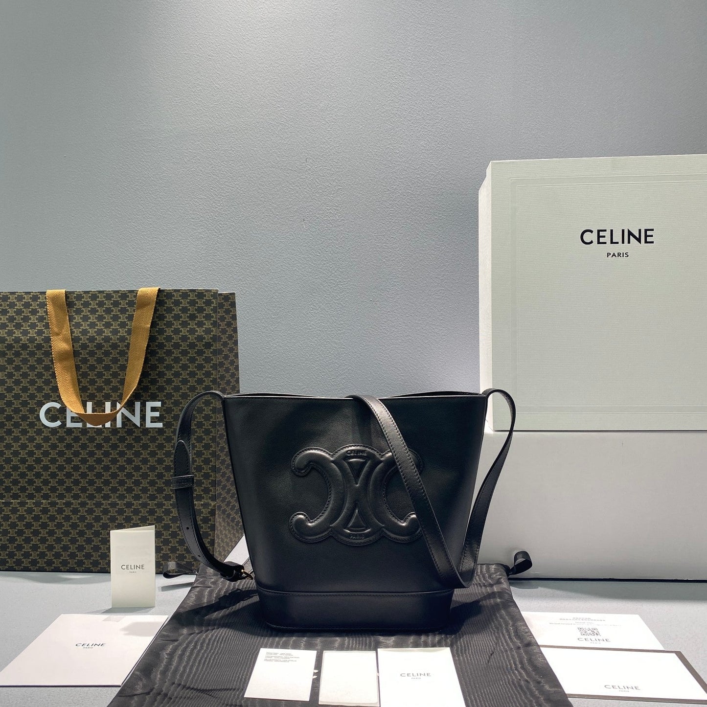 Top Quality Cuir Triomphe For Women 38No Black Small Bucket Bag