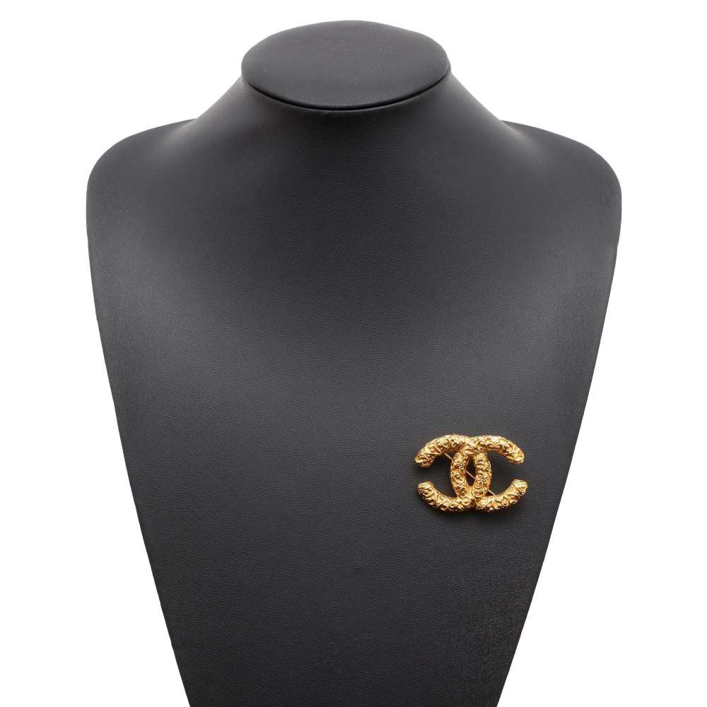 CHANEL CC Logo Magma Brooch Gold Metal