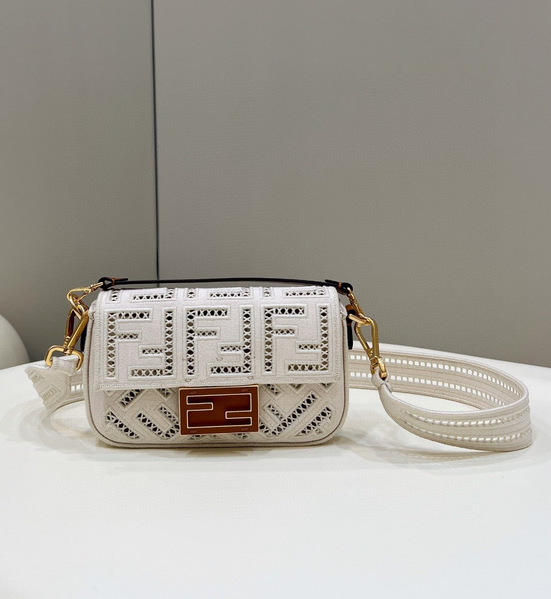 Top QualityTop Quality Baguette Embroidery White Small Handbag