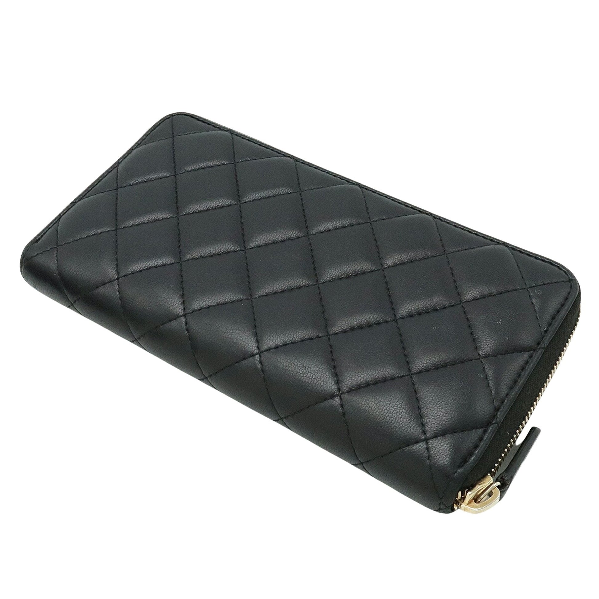 CHANEL Matelasse Wallet