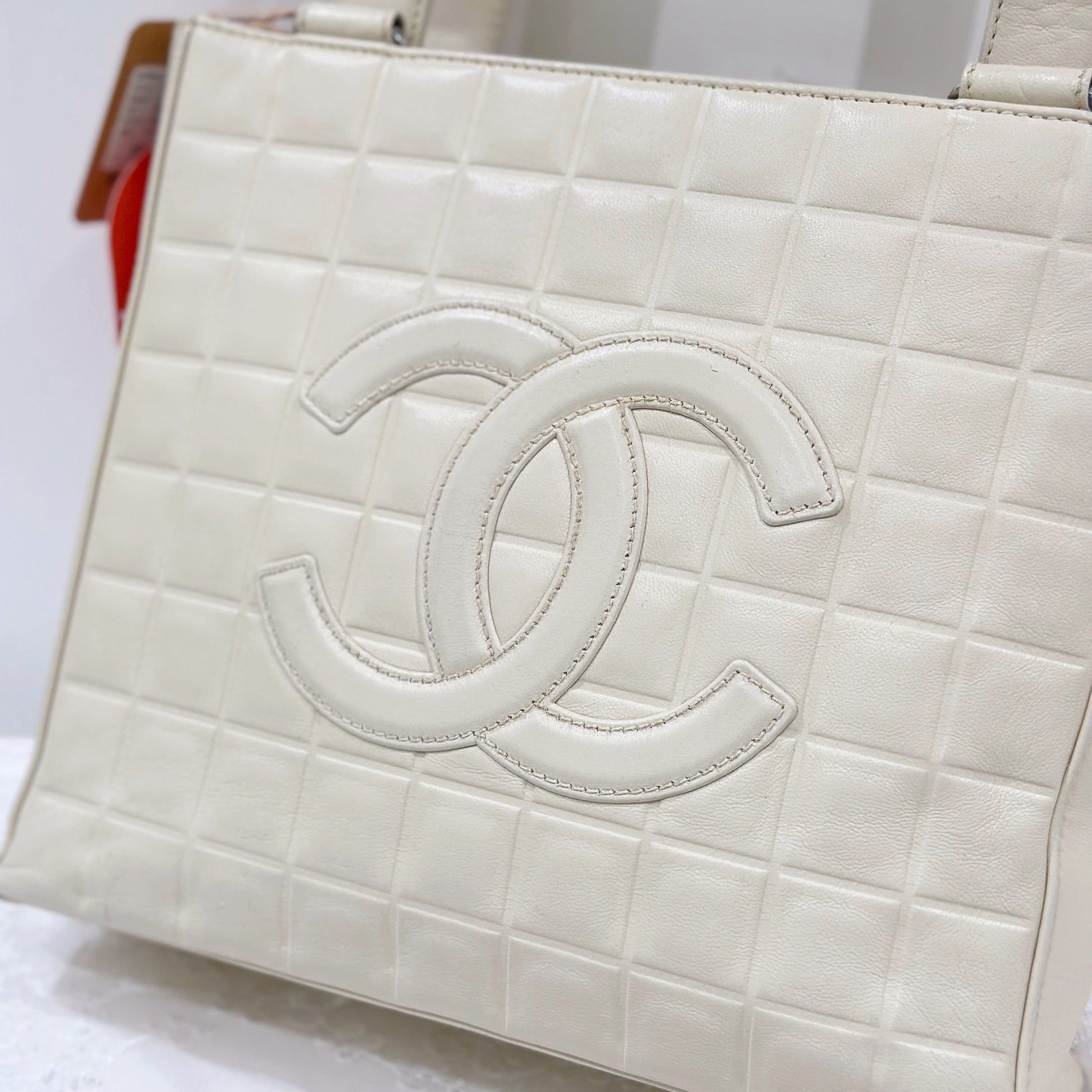 Chanel   tote bag