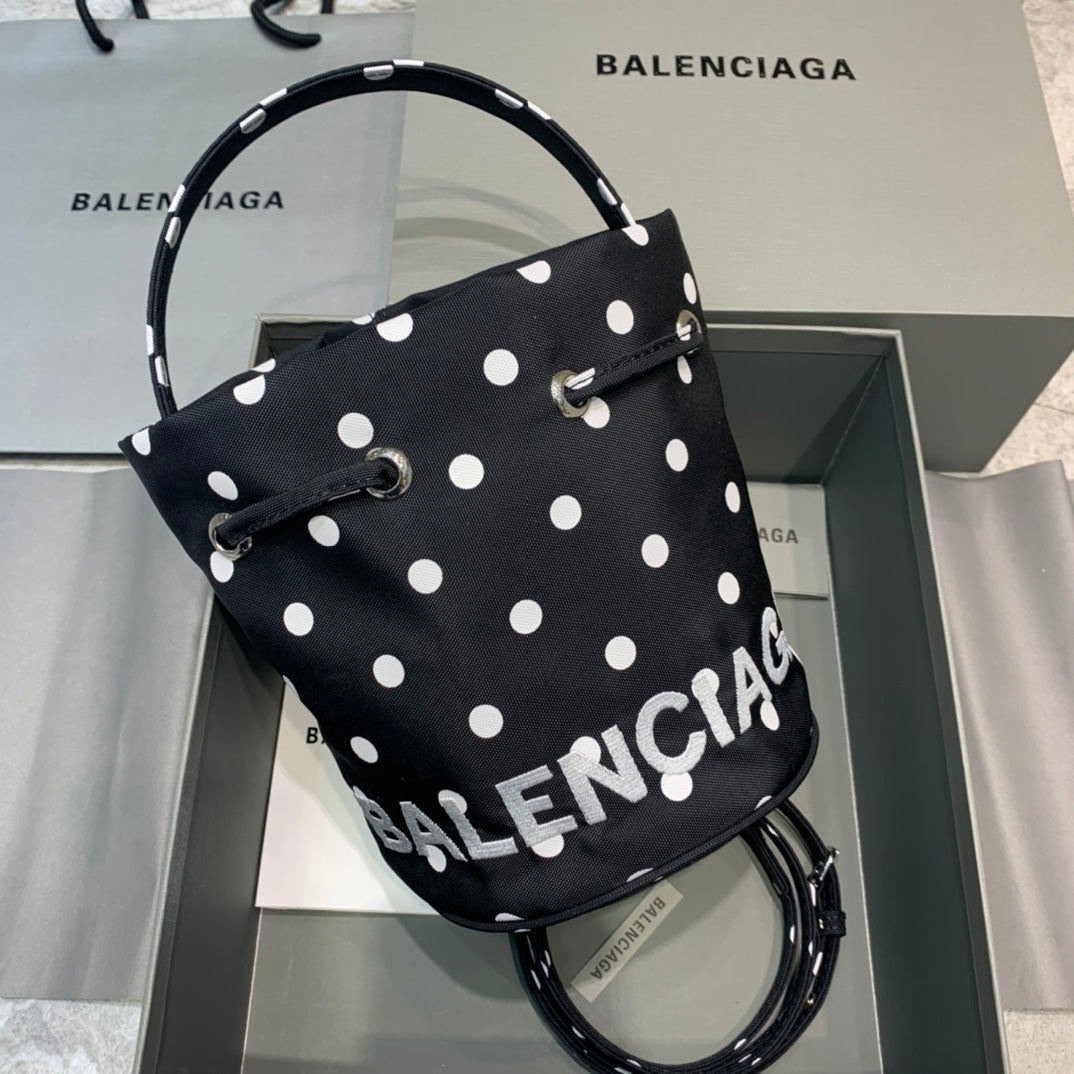 Balen Le Cagole Metop Qualityum Bag In Black Bucket Bucket Bag