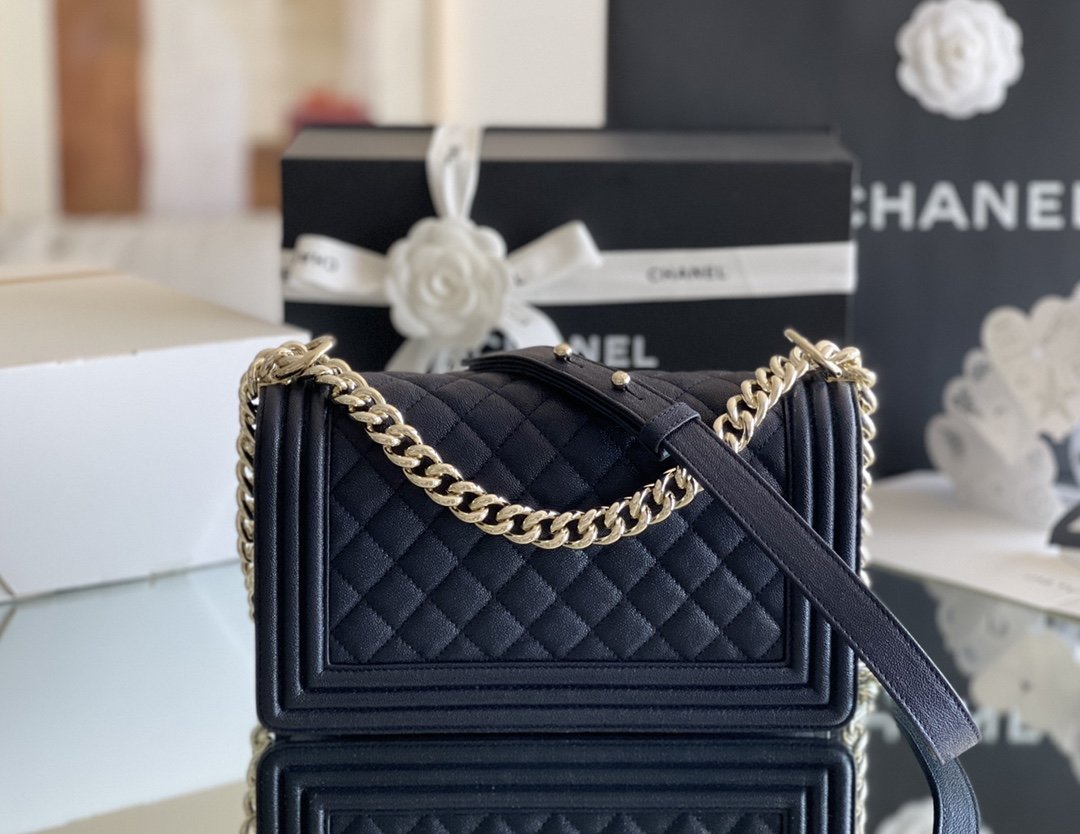CHLMedium Boy Dark 9.8in 25cm Blue Handbag 98In25Cm A67086
