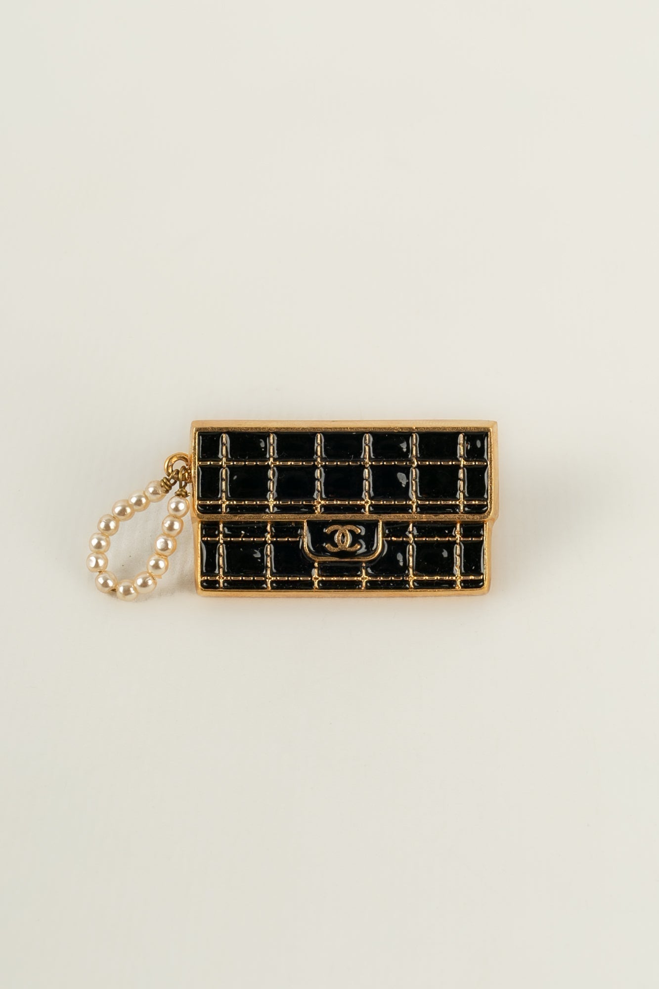 Broche / Pins "sac ?† main" Chanel
