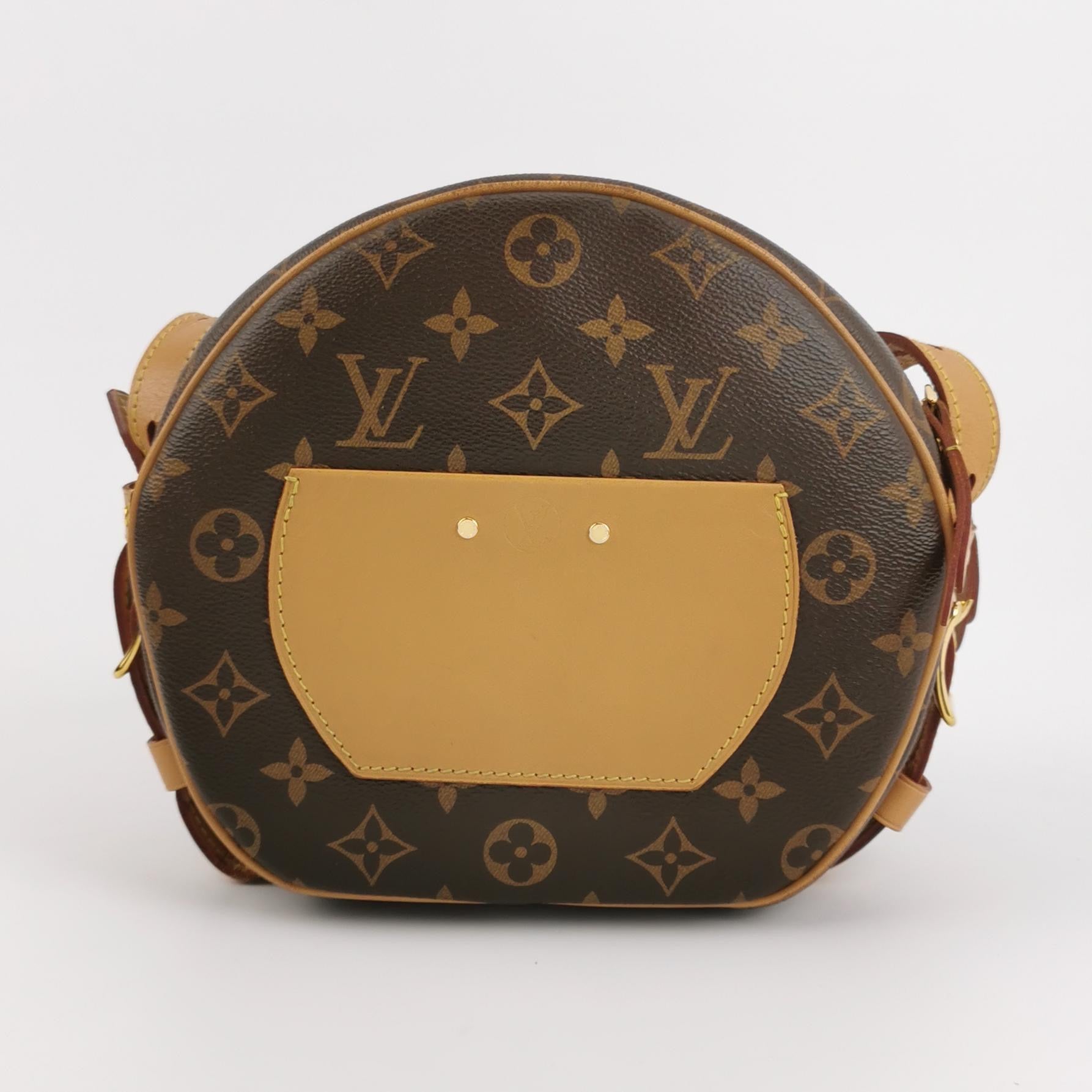 Louis Vuitton Boîte Chapeau Souple MM Leather Crossbody Bag Crossbody Bag