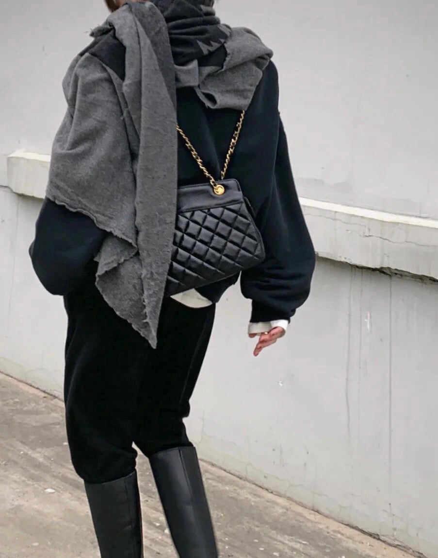 Chanel Matelasse 's Black Leather Shoulder Bag