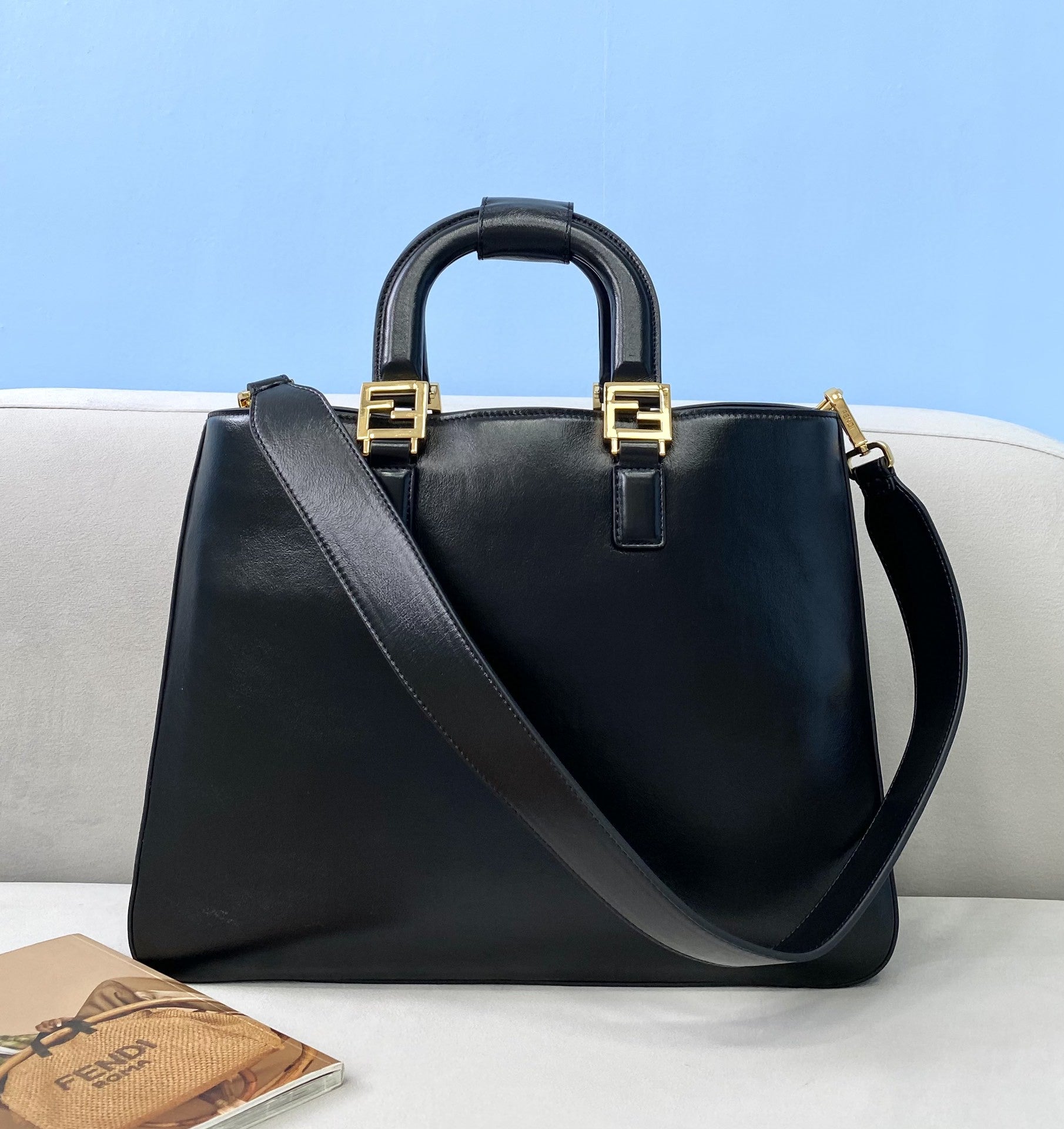 Fendi Metop Qualityum Ff Black Shoulder Bag
