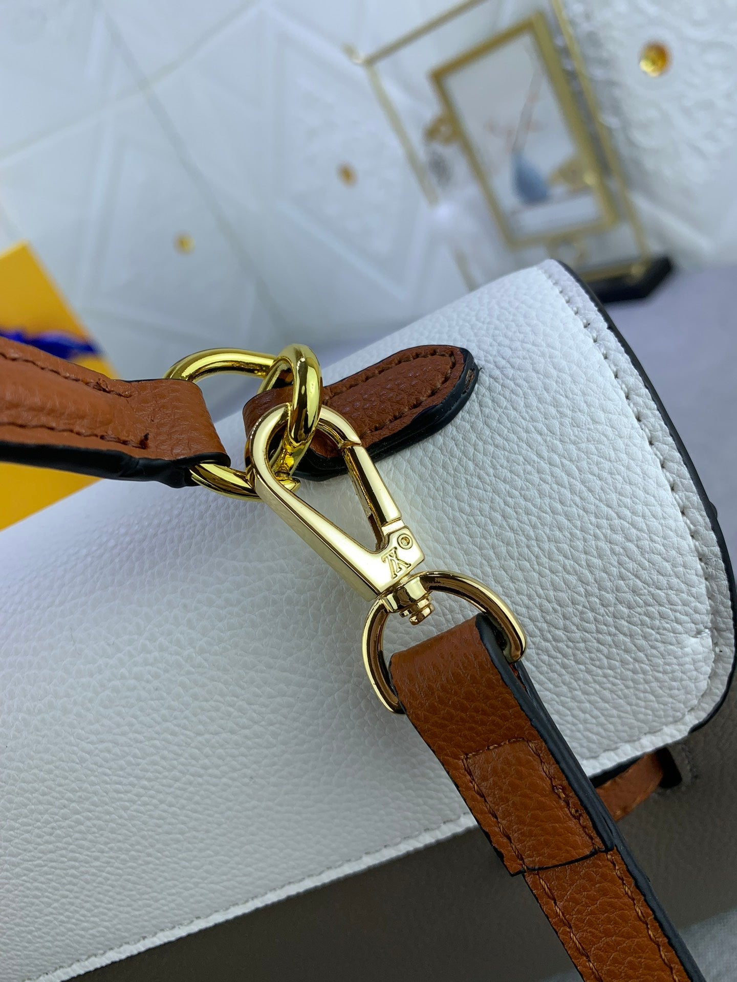 EN - Luxury LUV 743 Travel Bag