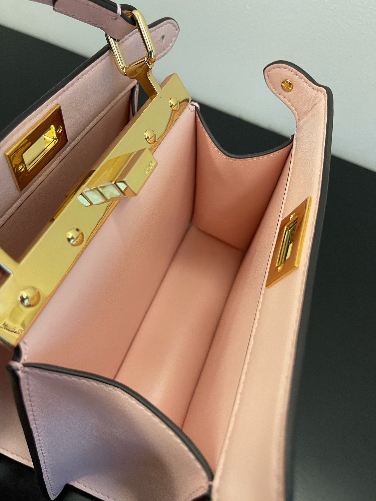Iseeu Petite Beige Small Travel Bag