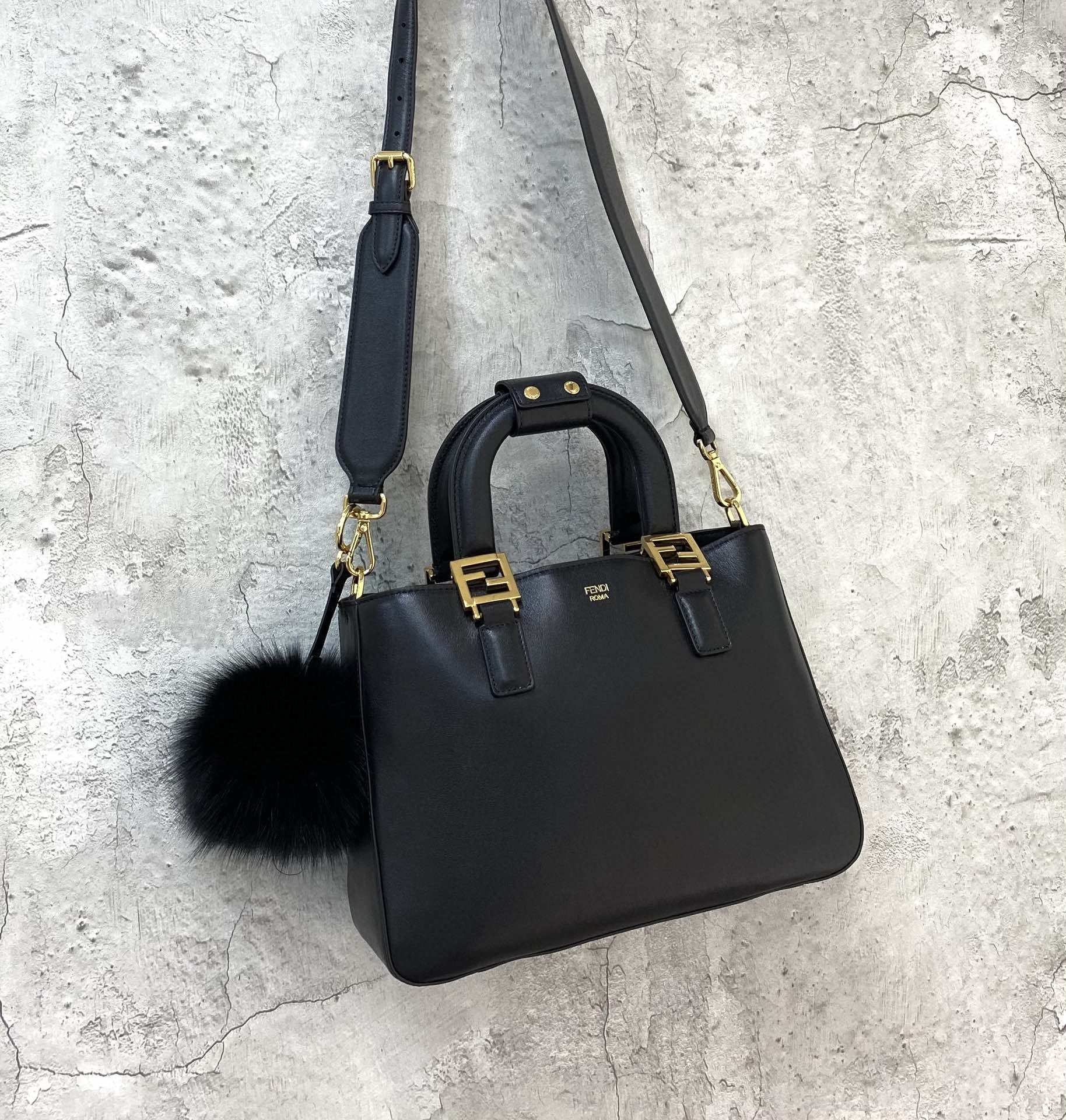 Fendi Top QualityTop Quality FF 30cm Black Small Shoulder Bag