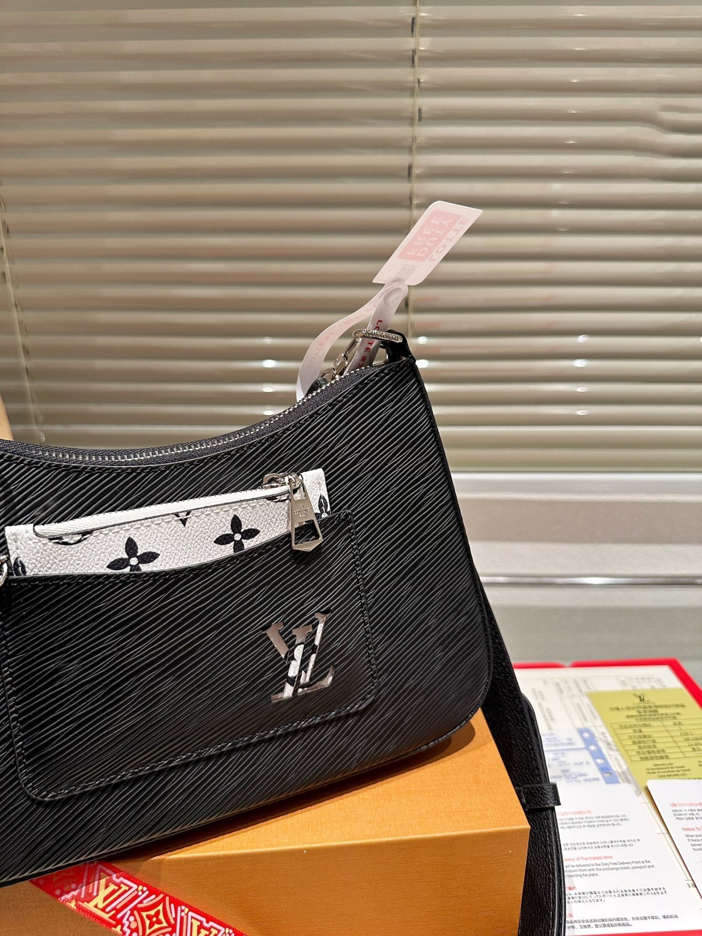 EN - Luxury LUV 774 Travel Bag