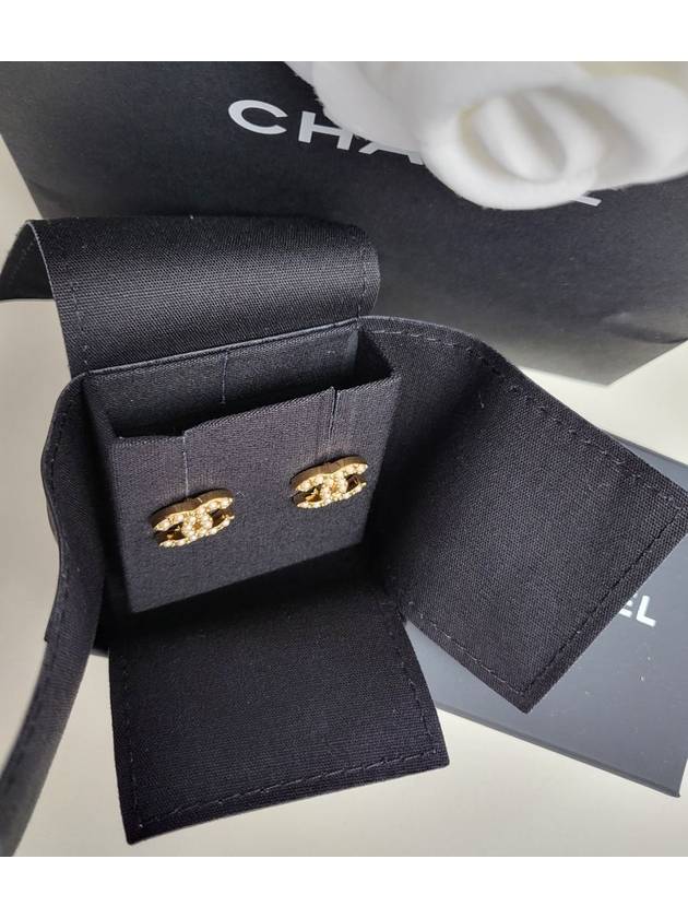 Cc Logo Pearl Stud Earrings Gold Chanel