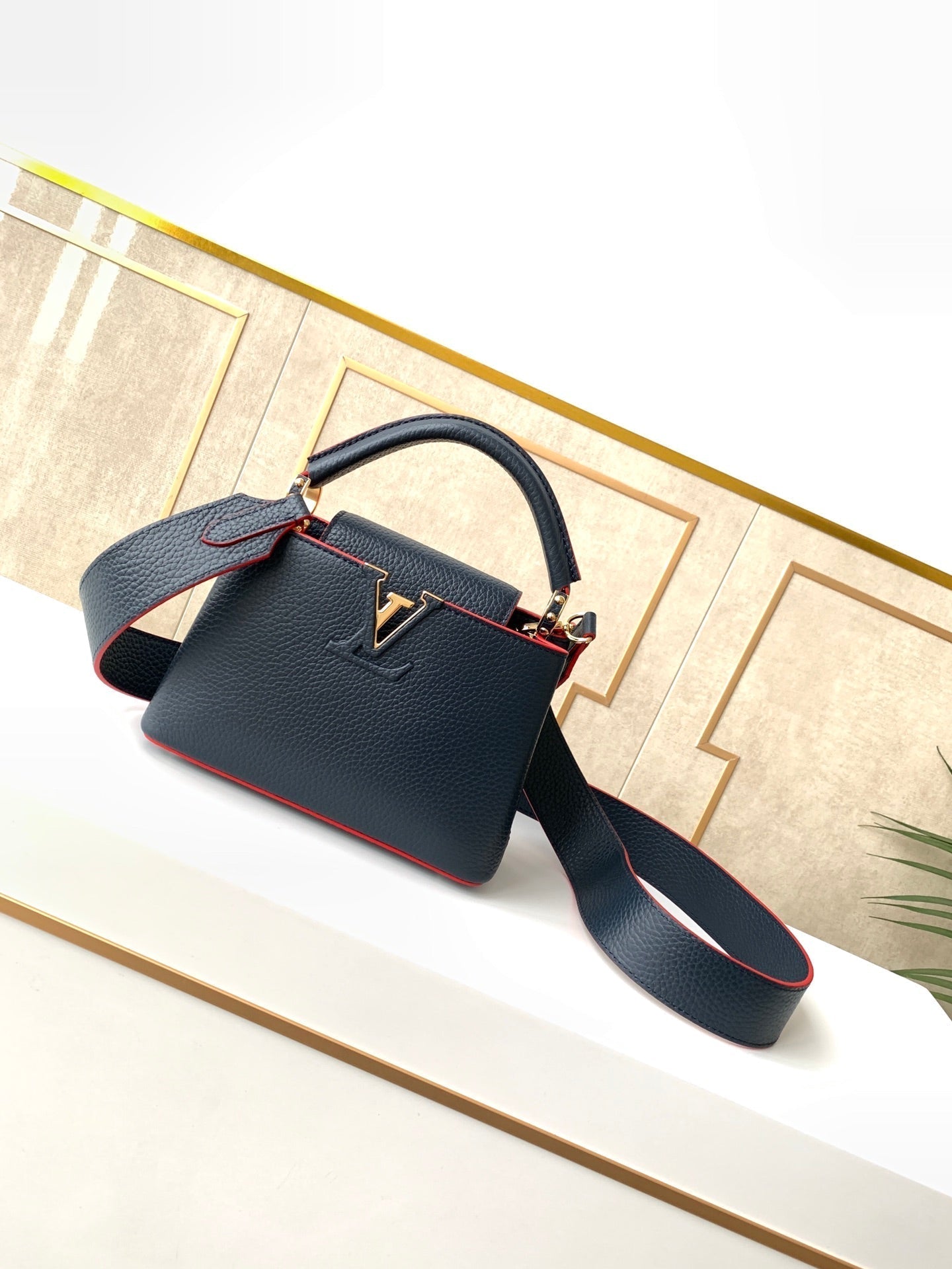 Top Quality Capucines Taurillon Navy For Women Blue Mini Crossbody Bag